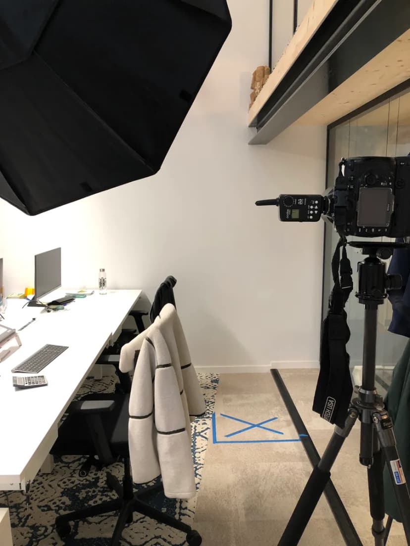 Backstage studio mobile portraits corporate Lyon